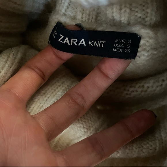 Zara Turtleneck Knit M - Picture 2 of 4